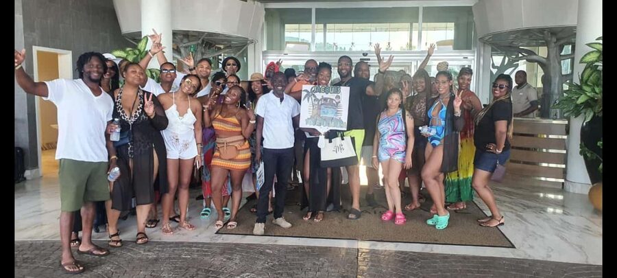Ocho Rios: Dunn's River Falls and Shopping Tour - The human chain: fun, but not effortless