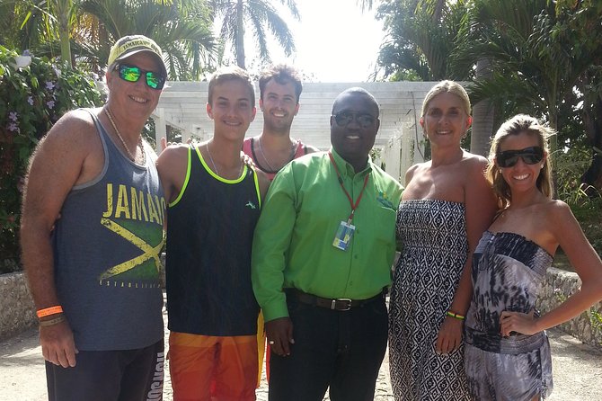 Ocho Rios Hotels Private Transfer - Leaving Montego Bay Airport without the shuttle wait