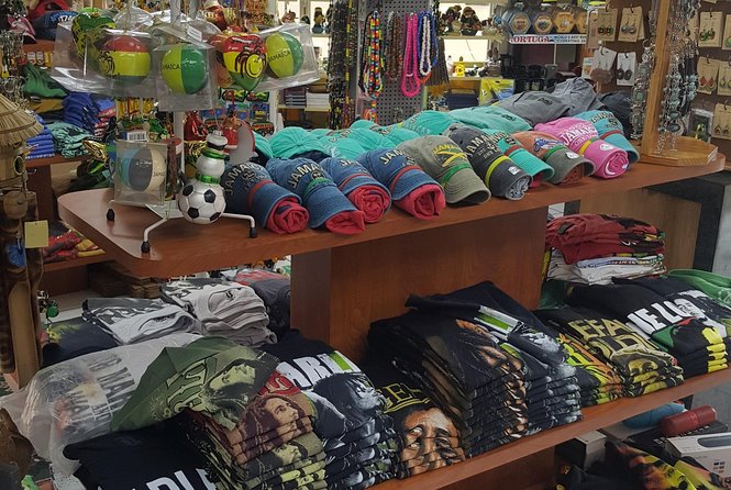 Ocho Rios Shopping Tour - Browsing the local craft market