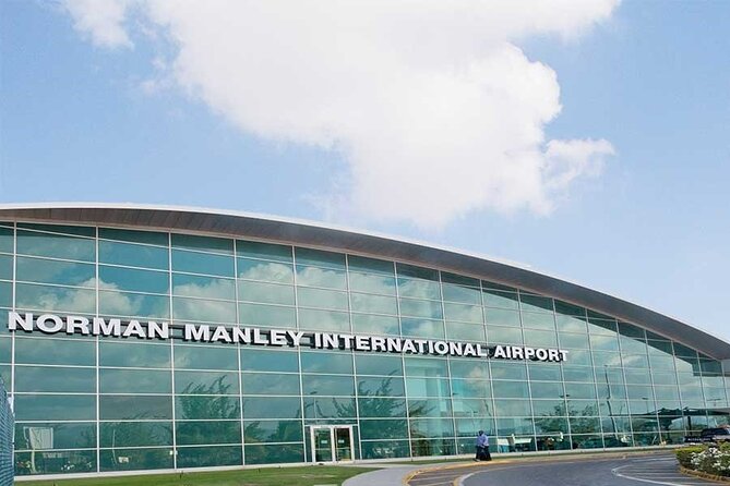 One way Private transfer from Airport to Resorts - The return ride requires an early start