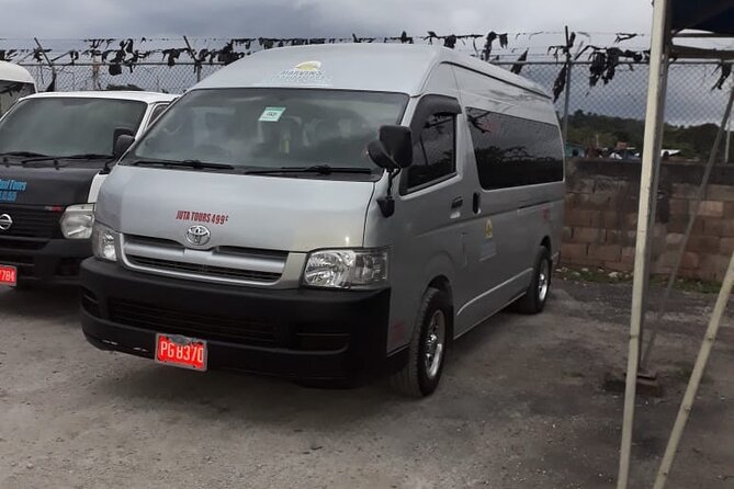 Private Airport Transfer from Ian Fleming Airport to Ocho Rios - A straightforward start at Ian Fleming Airport