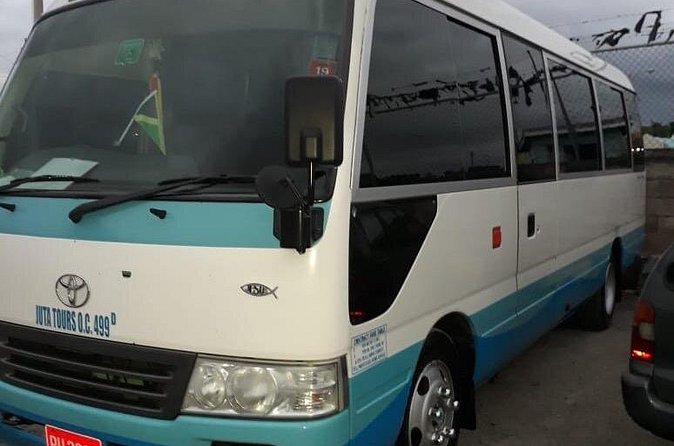Private Airport Transfer from Ian Fleming Airport to Ocho Rios - A driver who helps you get your bearings