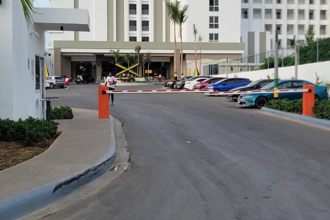 Private Airport Transfer Riu Aquarelle & Excellence Oyster Bay - Why a private vehicle changes the ride