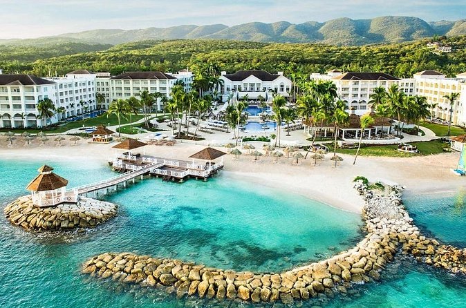 Private Airport Transfer to Hyatt Rose Hall Resort - The optional food or souvenir stop