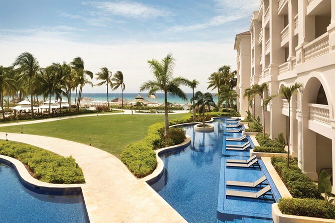 Private Airport Transfer to Hyatt Rose Hall Resort - Why a private car can be worth $20