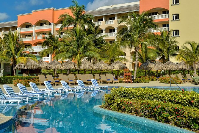 Private Airport Transfer to Iberostar Rose Hall Resort - The short ride to Iberostar Rose Hall