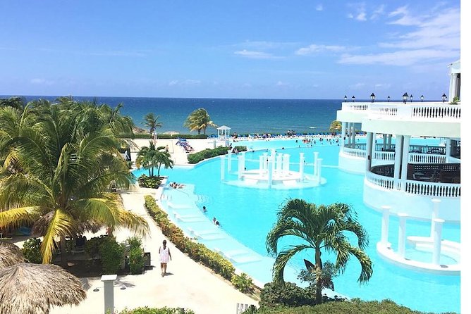 Private Airport Transfer to Lady Hamilton and Grand Palladium - Why a private transfer may be worth $108 per person