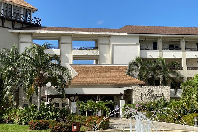 Private Airport Transfer to Secrets Resort Montego Bay - A pickup process built around your group