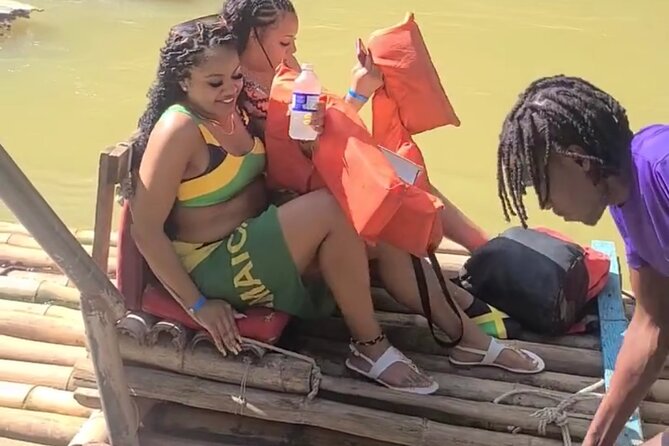 Private Bamboo Rafting in Montego Bay - The limestone massage pause