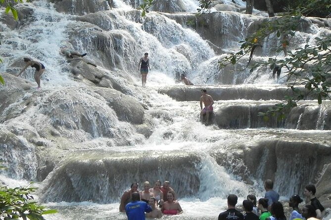 Private Combo Tour From Ocho Rios to Blue Hole and Dunn's River - Should you book it?