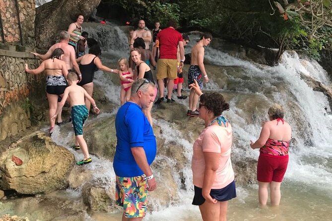 Private Dunn's River and Bamboo Rafting Combo from Ocho Rios - What the guides add to the day