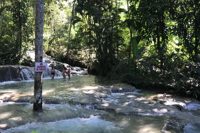 [PRIVATE] Dunn's River Falls with Entrance Fees - Lunch, patties, and Ocho Rios flexibility