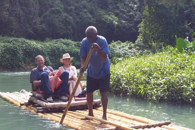 [PRIVATE]Dunn's River & Martha Brae Rafting - Entrance & Lunch - Martha Brae River, two quiet hours on bamboo