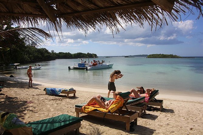 Private Half Moon Beach Tour from Montego Bay - Choosing Calico Jack’s Private Island