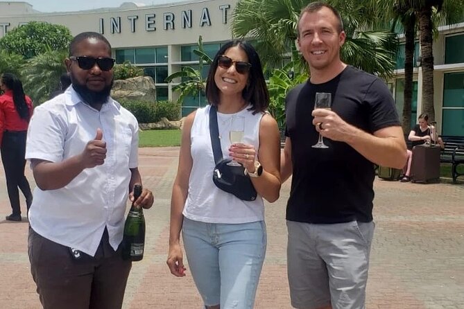 Private: Montego Bay Airport- Negril Resorts on the beach - Choosing the right vehicle for your group