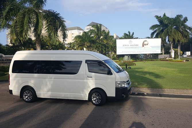 Private Montego Bay Airport Taxi to Jewel Grande - Key points at a glance