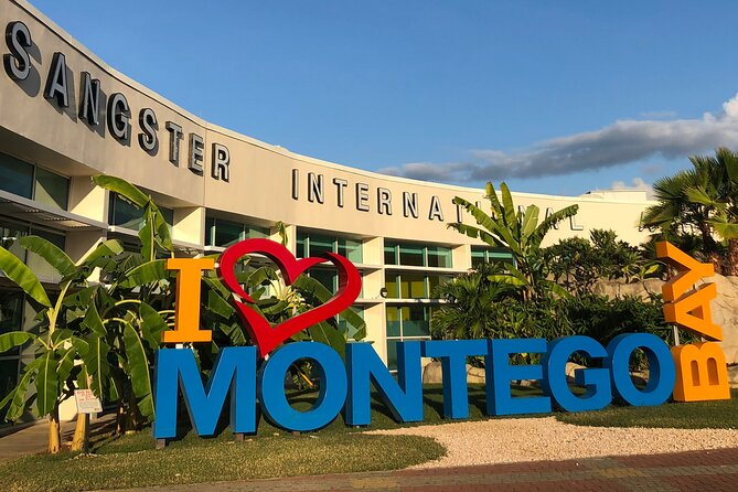 Private Montego Bay Airport Transfer To Hotels in Falmouth - Inside the vehicle during the 40 to 60 minute ride