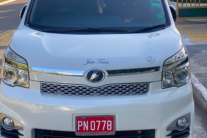 Private Montego Bay Airport Transfer To Hotels in Falmouth - Private group travel and who benefits most