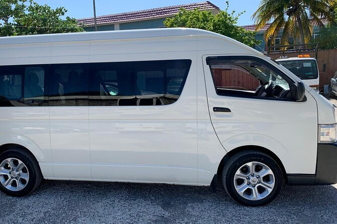Private Montego Bay Jamaica Airport Transfer to Montego Bay Hotel - A simple start at Sangster International Airport