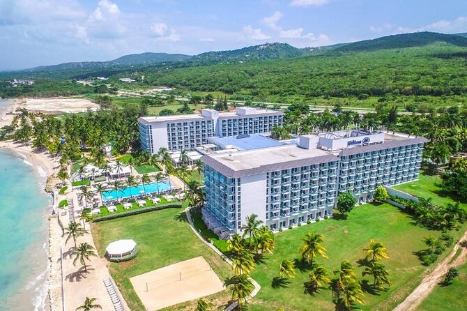 Private Round Trip Airport Transfer From Montego Bay Hotels - The drivers are part of the experience