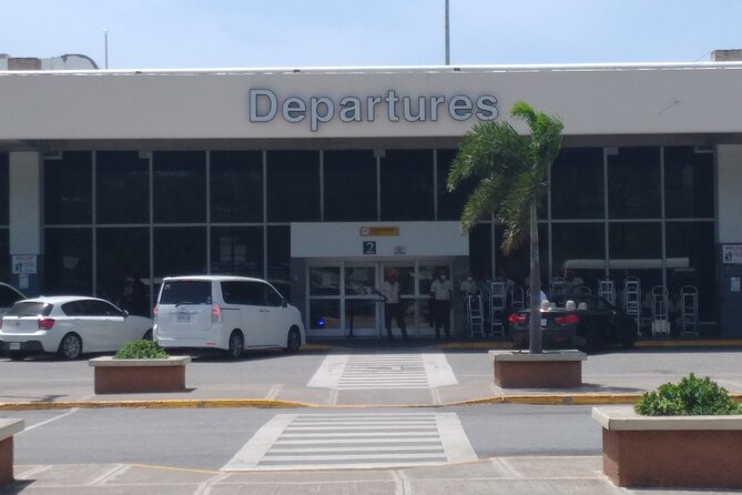 Private Round Trip Airport Transfer from Montego Bay to Ocho Rios - From MBJ arrivals to Jamaica’s north coast