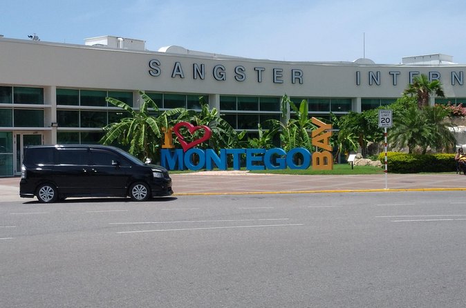 Private Round Trip Airport Transfer from Montego Bay to Ocho Rios - Ocho Rios, Runaway Bay, and hotel drop-offs