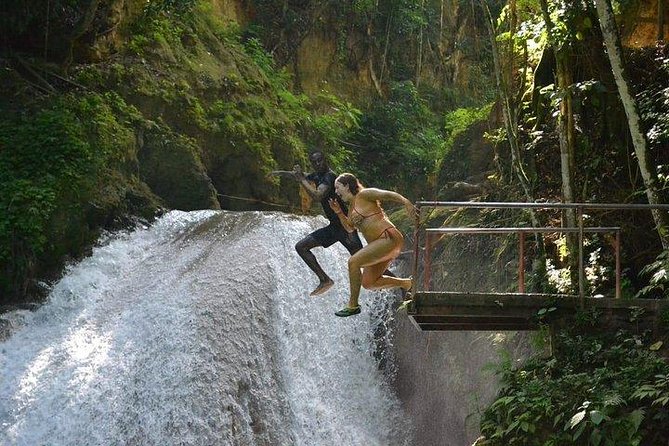 Private Tour from Falmouth to Ocho Rios Blue Hole and shopping - What happens at Blue Hole