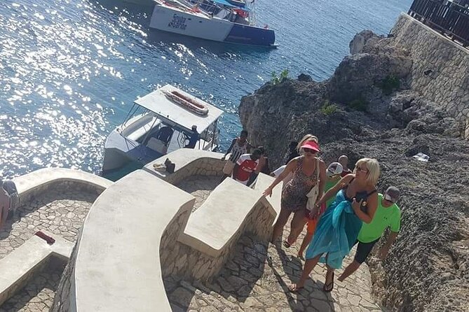 Private Tour From Ocho Rios or Runaway Bay To Negril 7 Miles Beach & Ricks Cafe - Who should book this Negril day trip