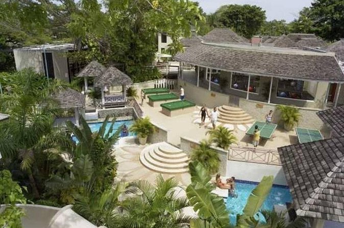 Private Transfer between Hedonism ll Resort and Airport - The 75 to 90 minute road to Hedonism II