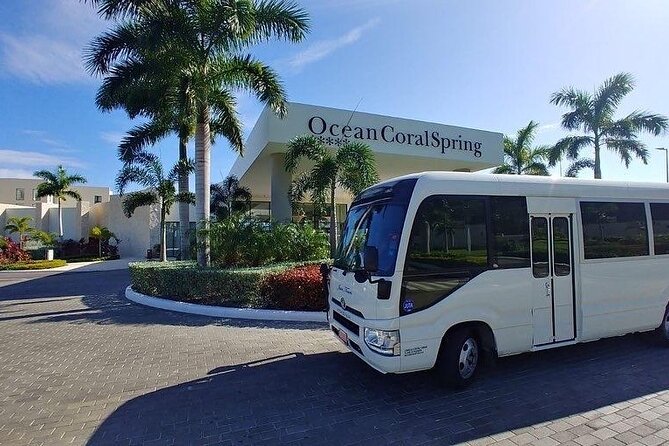 Private Transfer From Kingston Airport To Kingston Hotel One Way - The one-hour to one-and-a-half-hour ride