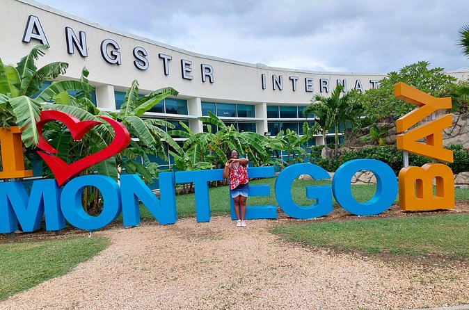 Private Transfer From Montego Bay Airport to Hotels in MontegoBay - Booking, timing, and cancellation details