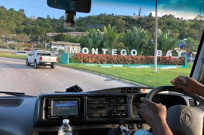Private Transfer from Montego Bay Airport to Montego Bay Hotels - Family details: baby seats and space to settle in