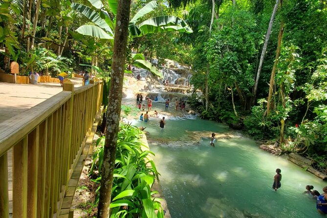 Private Transfer from Montego Bay to Dunns River Falls - The drive from Montego Bay to Ocho Rios