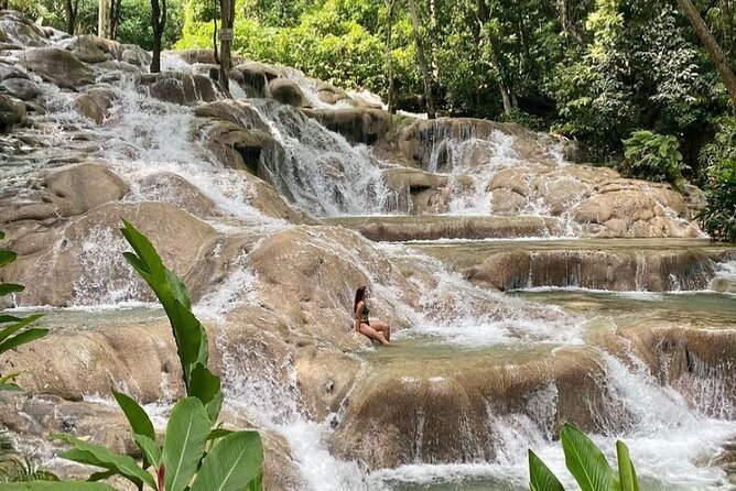 Private Transfer from Montego Bay to Dunns River Falls - What the private vehicle adds