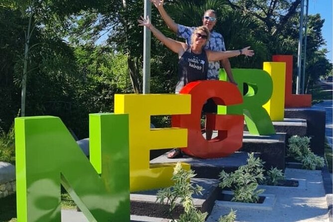 Private Transfer from Montego Bay to Negril - What the vehicle is like for couples and groups