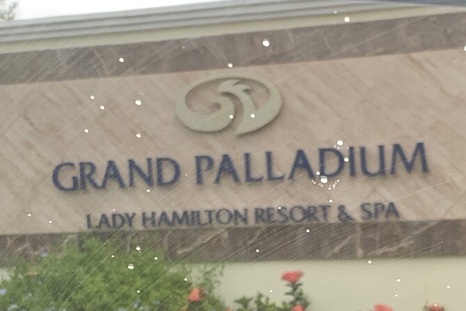 Private Transfer Grand Palladium and Royalton Blue Water Resort - Clean vehicles and air conditioning
