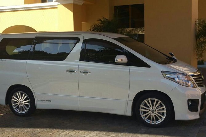 Private Transfers From Montego Bay Airport To Montego Bay - Inside the private car or minivan