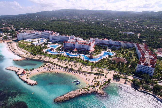 Private Transfers from Montego Bay Airport to Runaway Bay Hotels - The human side: Desmond Sr., Desmond Jr., and Winston