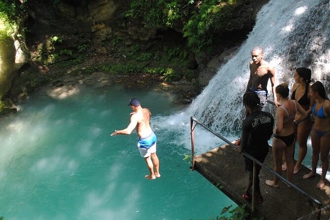 Private Transport to River Tubing or Rafting and Blue Hole combo - What the $45 price really covers