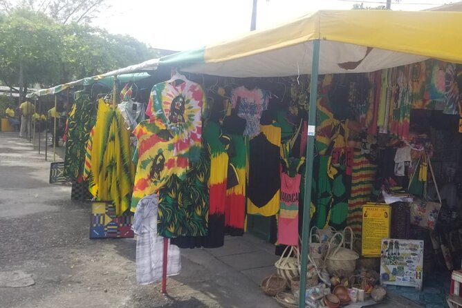 Private White River Bamboo Rafting & Limestone Massage Ocho Rios - The shopping stop after the river
