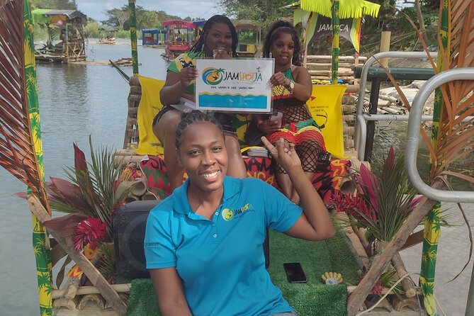 Rafting and Shopping in Ocho Rios - A quiet start on the Rio Nuevo River