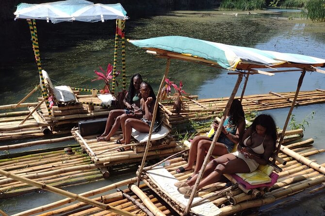 Rafting and Shopping in Ocho Rios - The Ocho Rios shopping stop