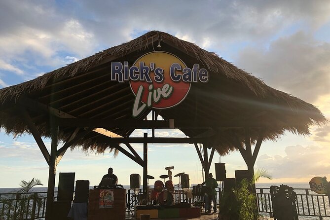 Ricks Cafe and Negril Seven Miles Beach Irie Tour - The long road from Montego Bay to Negril