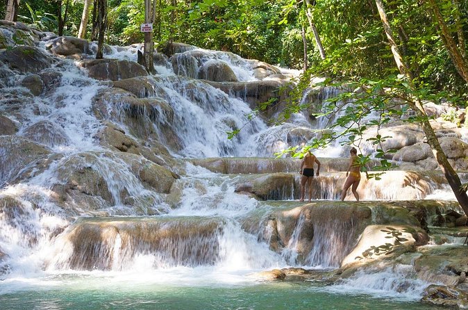 Rio Nuevo Bamboo River Rafting & Dunn's River Falls - Guides, atmosphere, and the human side