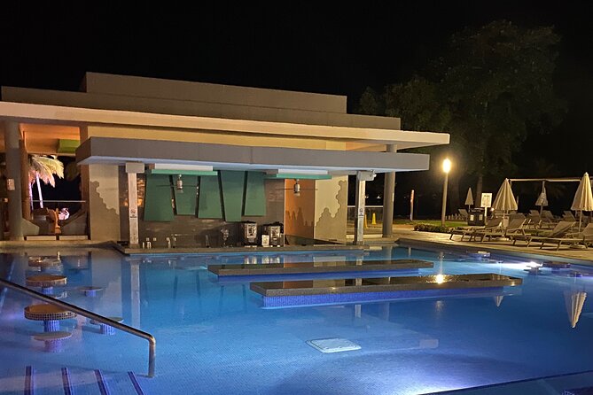 Riu Negril / Riu Palace Tropical Bay Private Airport Transfer - The 90-minute drive to Riu Negril