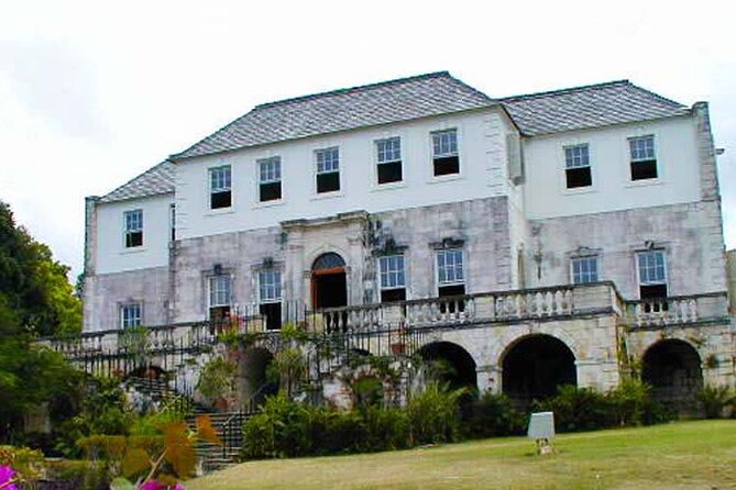 Rose Hall Great House and Montego Bay Tour - A brief pause at St. James Parish Church