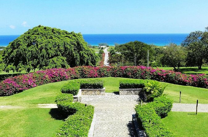 Rose Hall Great House and Montego Bay Tour - What the guides add to the day