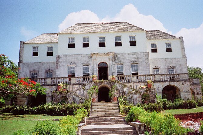 Rose Hall Great House Night Tour - The drive from Montego Bay