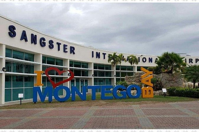 Round-Trip Transfer Airport transfer to Grand Palladium Resort & Spa - Why pre-booking makes arrival at Montego Bay easier