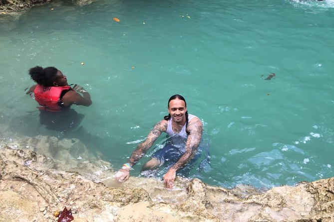 Roundtrip Private Shuttle from Ocho Rios to Blue Hole and Back - A Good Fit for Cruise Port Days